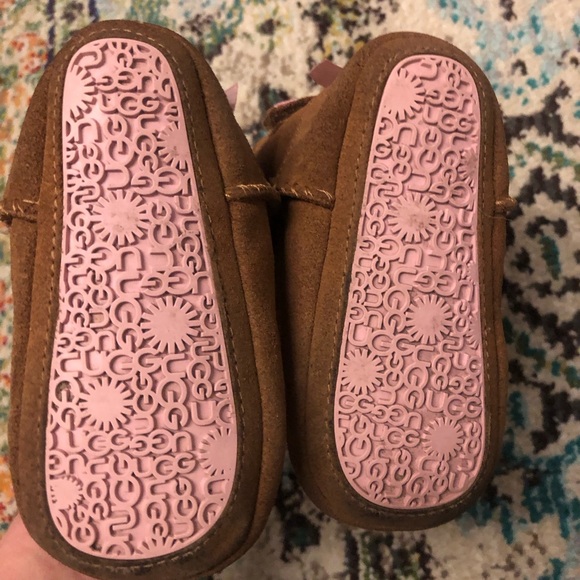 UGG Kids Brown Boots with Pink Ribbon - Picture 3 of 5